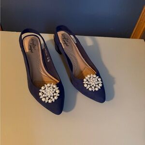 Elegant Navy Blue Women's Shoes with Crystal Embellishment